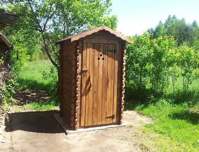 запах в уличном туалете